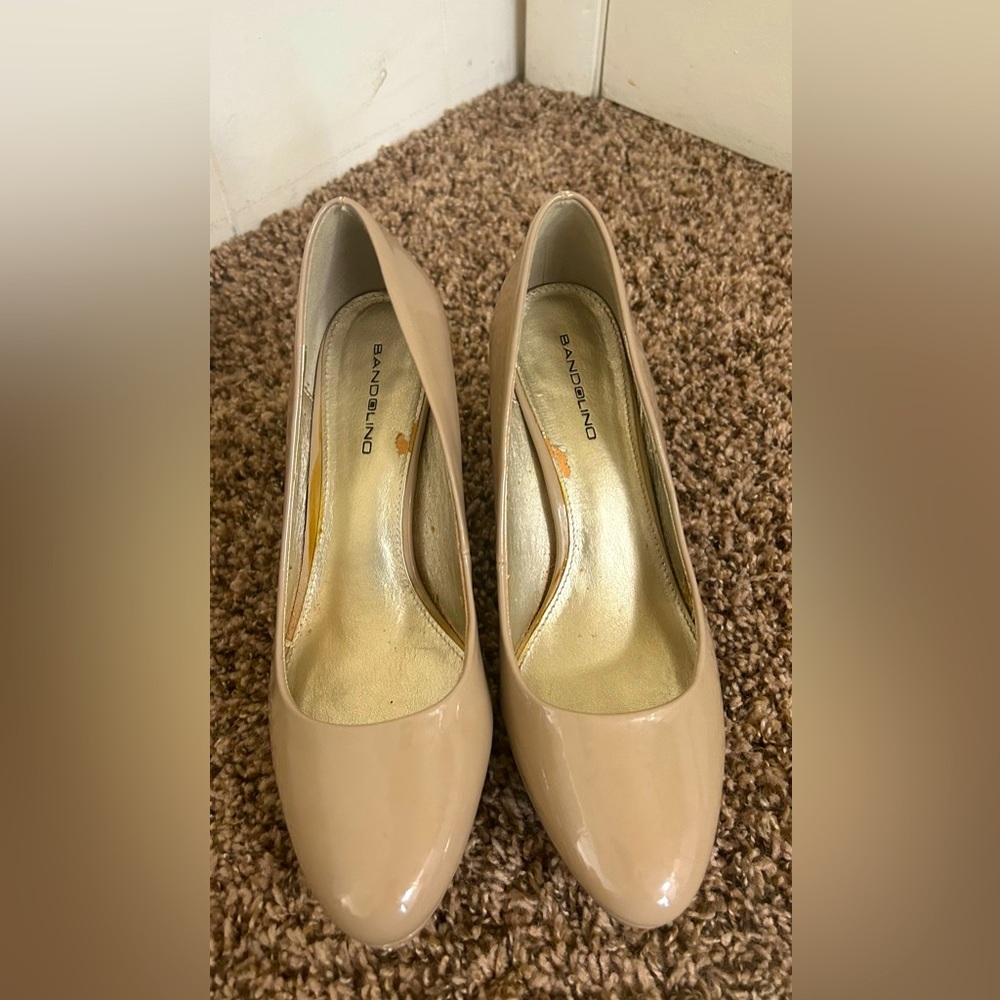 Bandolino Heels in Tan/Nude